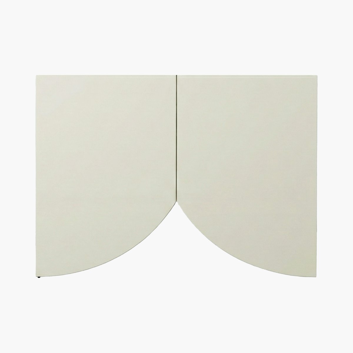 Bridges Cabinet, Curtain